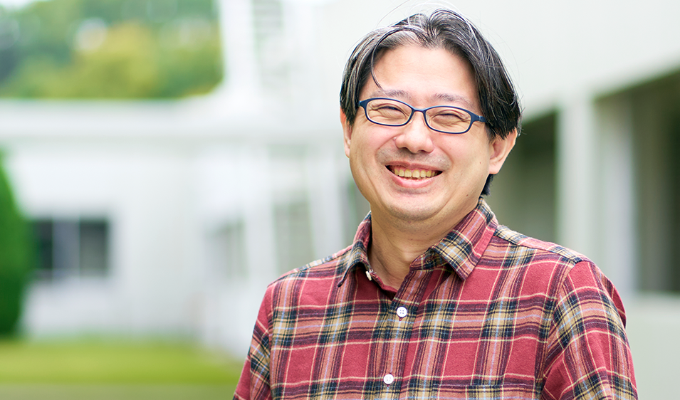 大型研究施設との連携で「小さな孔」を制する